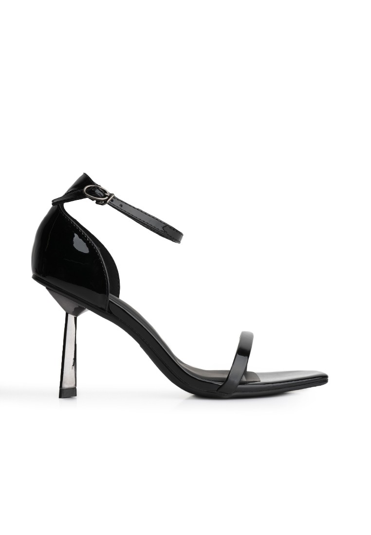 Босоніжки жіночі на підборах