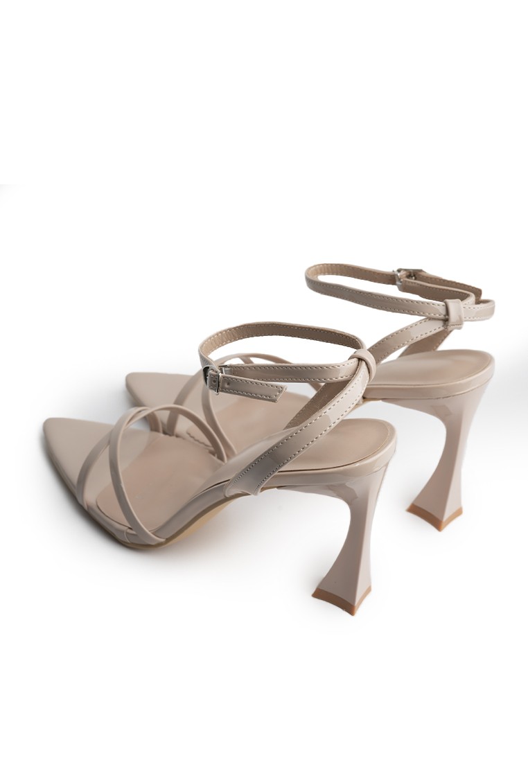 Босоніжки жіночі на підборах