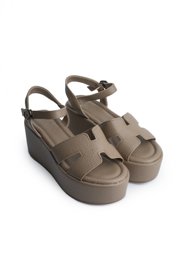 Босоніжки жіночі на танкетці Vzuttya.UA