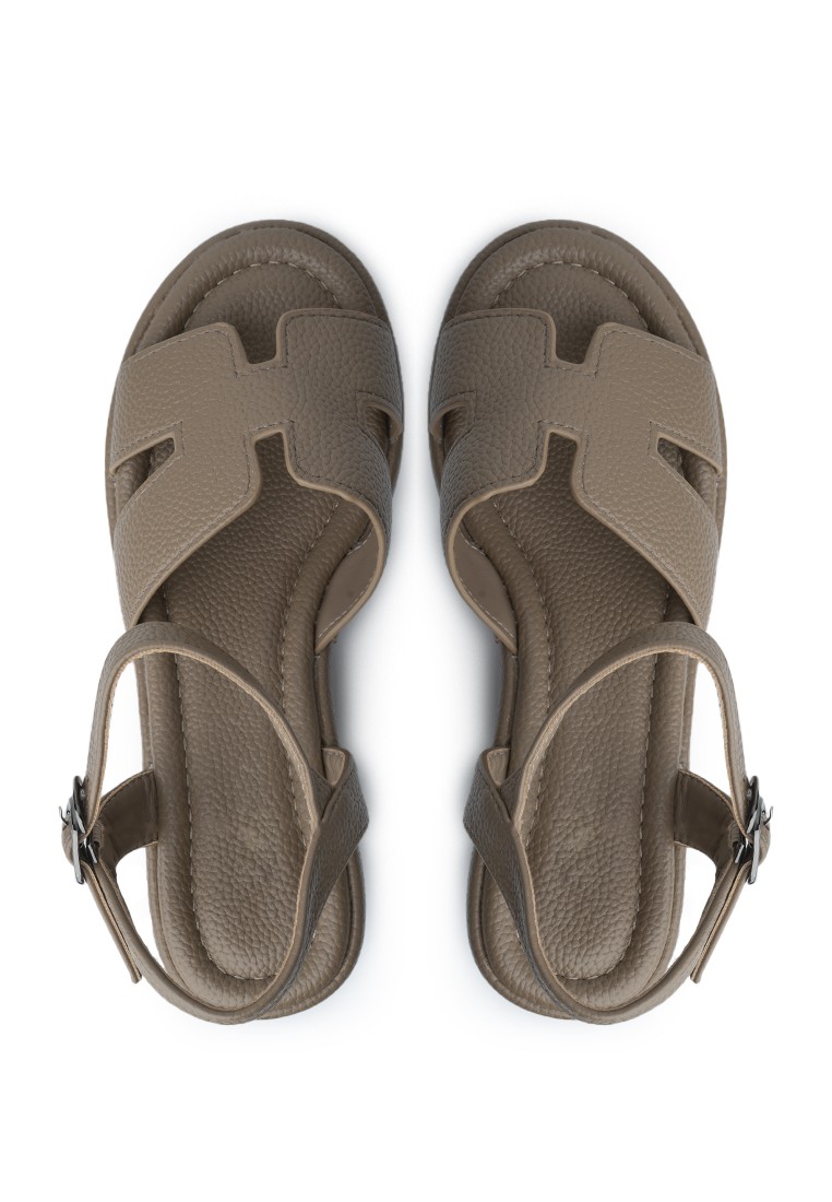 Босоніжки жіночі на танкетці