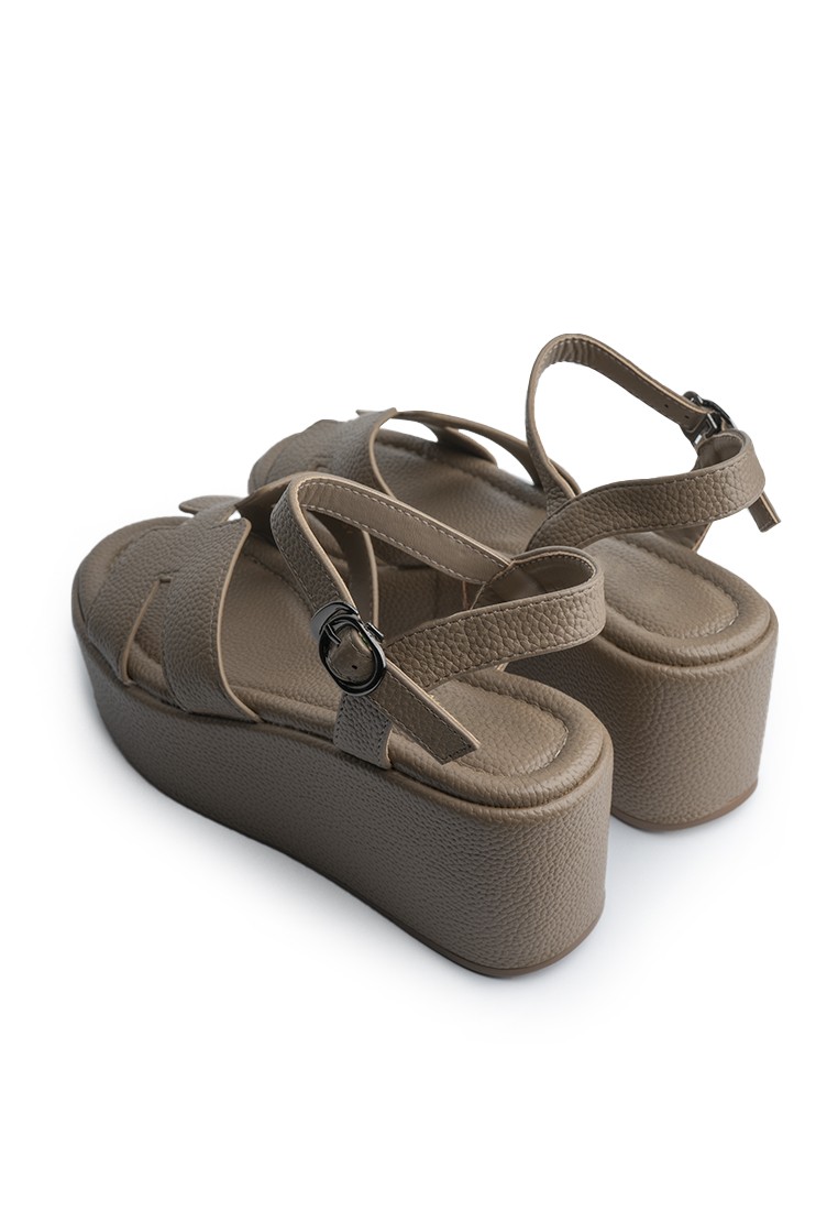 Босоніжки жіночі на танкетці