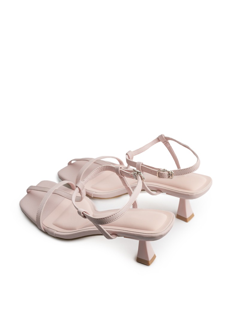 Босоніжки жіночі на підборах