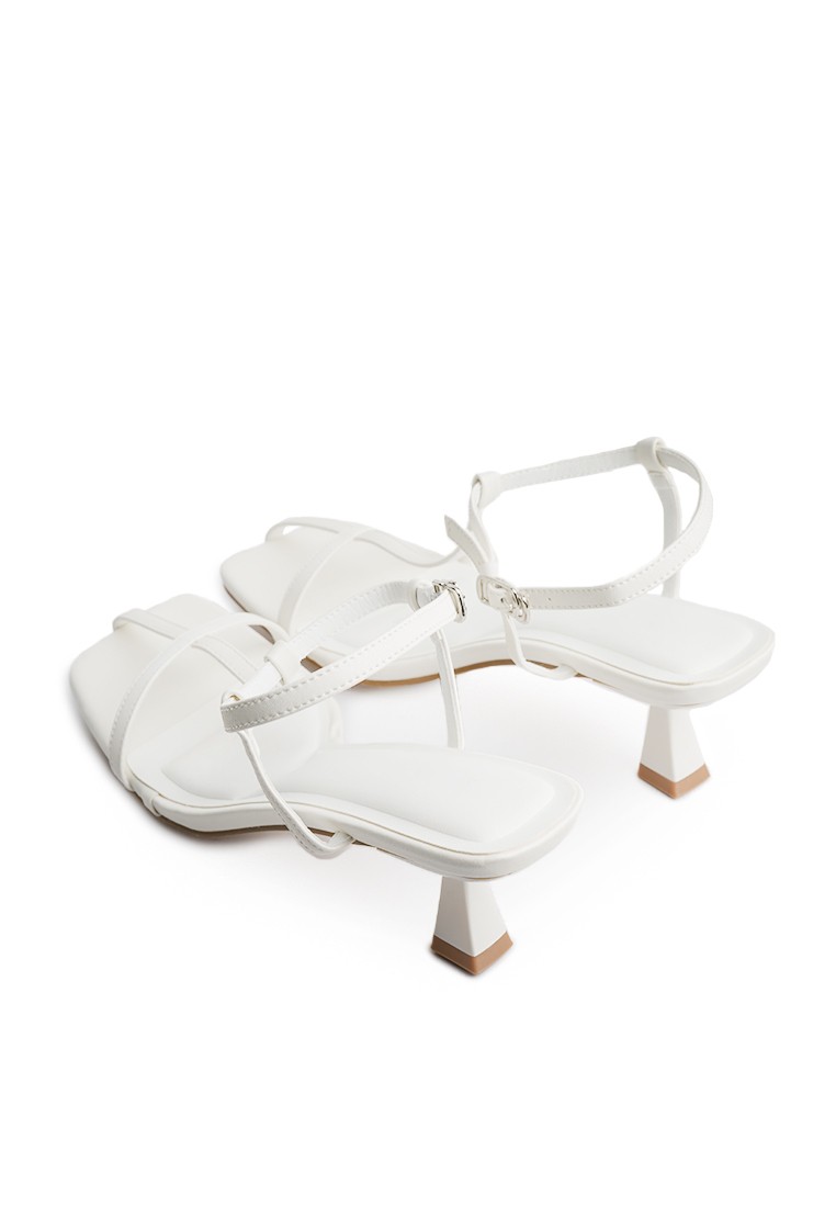 Босоніжки жіночі на підборах