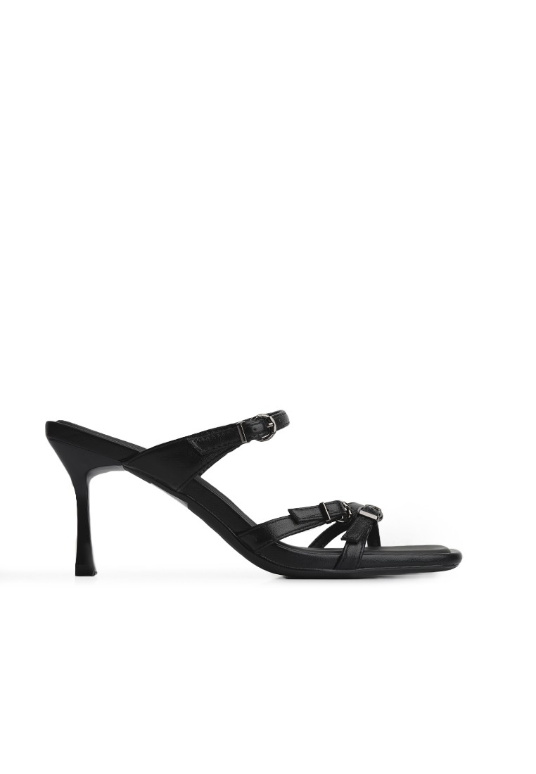 Жіночі босоніжки на підборах