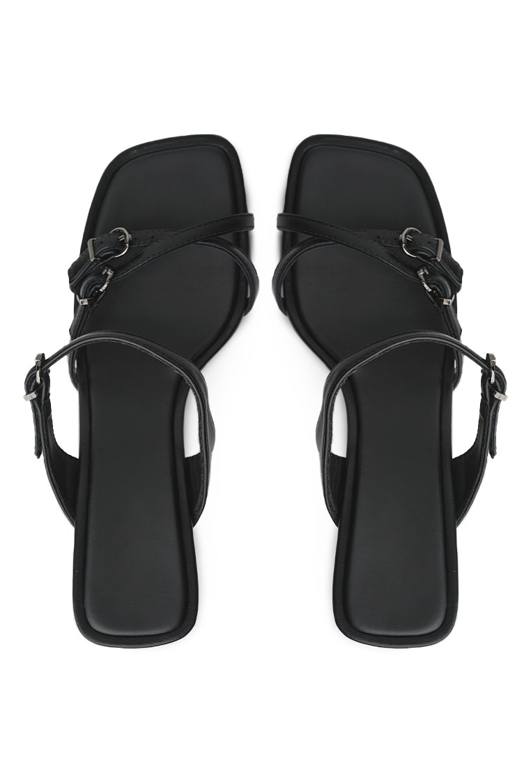 Жіночі босоніжки на підборах