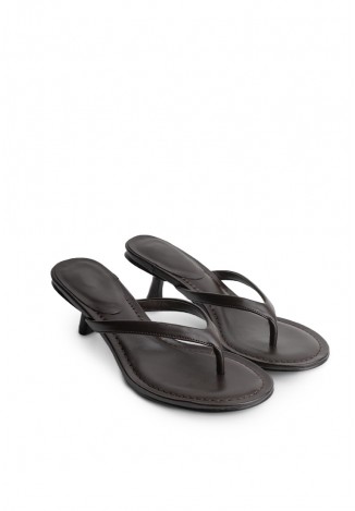 Шльопанці жіночі на підборах