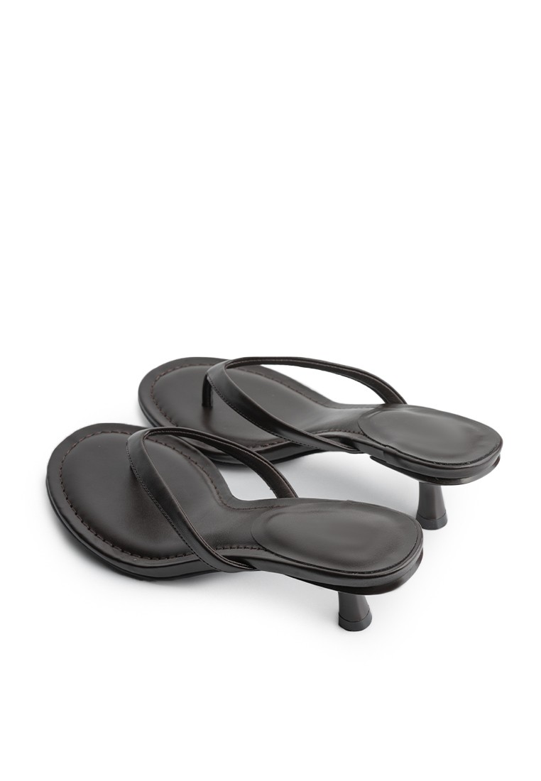 Шльопанці жіночі на підборах